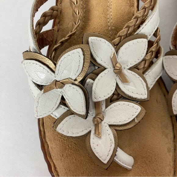 Clarks Artisan White Leather Flower Floral Flip Flop Thong Sandals Women’s 6.5 - Picture 6 of 11